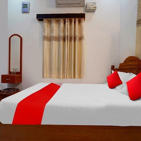 Flagship Sri Kamatchi Hotel & Rooms Madurai Ngoại thất bức ảnh
