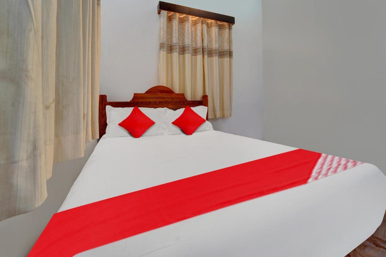 Flagship Sri Kamatchi Hotel & Rooms Madurai Ngoại thất bức ảnh